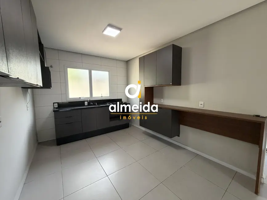 Foto 9 de Casa com 2 quartos para alugar, 96m2 em Pinheiro Machado, Santa Maria - RS