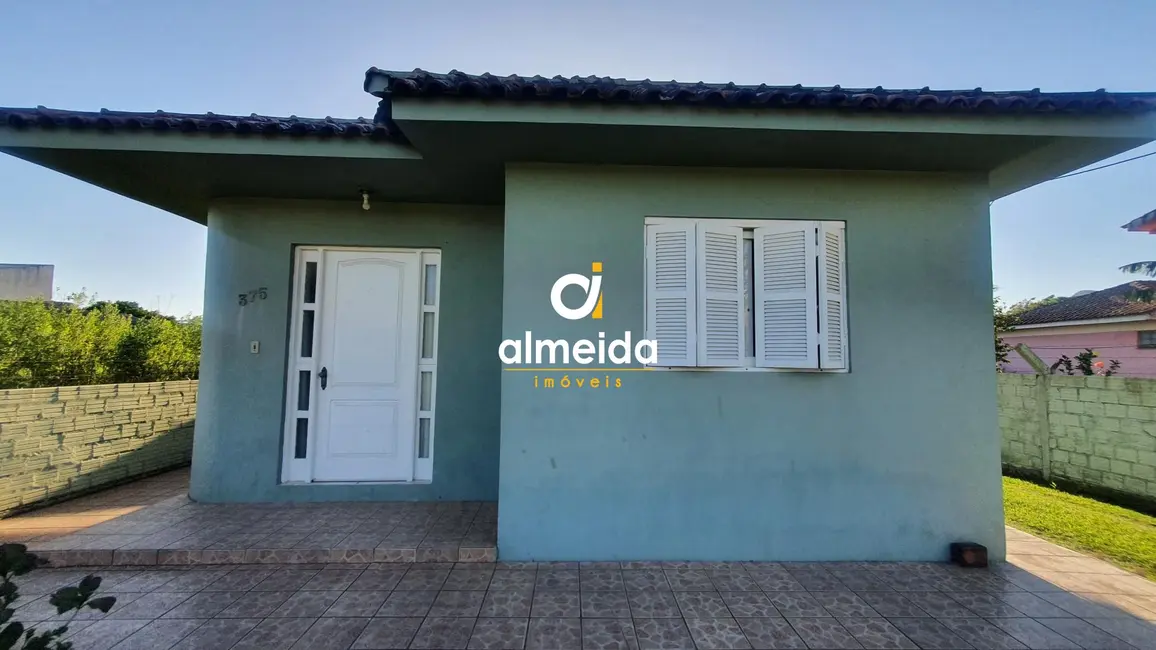 Foto 1 de Casa com 2 quartos à venda, 64m2 em Pé de Plátano, Santa Maria - RS