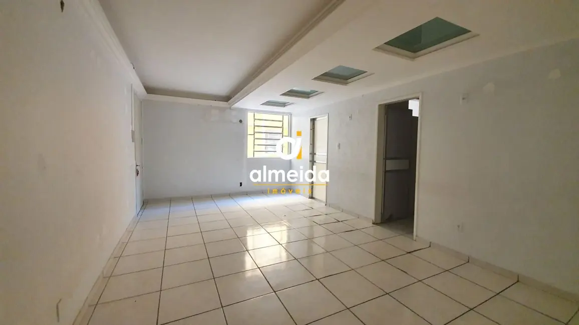 Foto 9 de Sala Comercial com 4 quartos para alugar, 280m2 em Centro, Santa Maria - RS