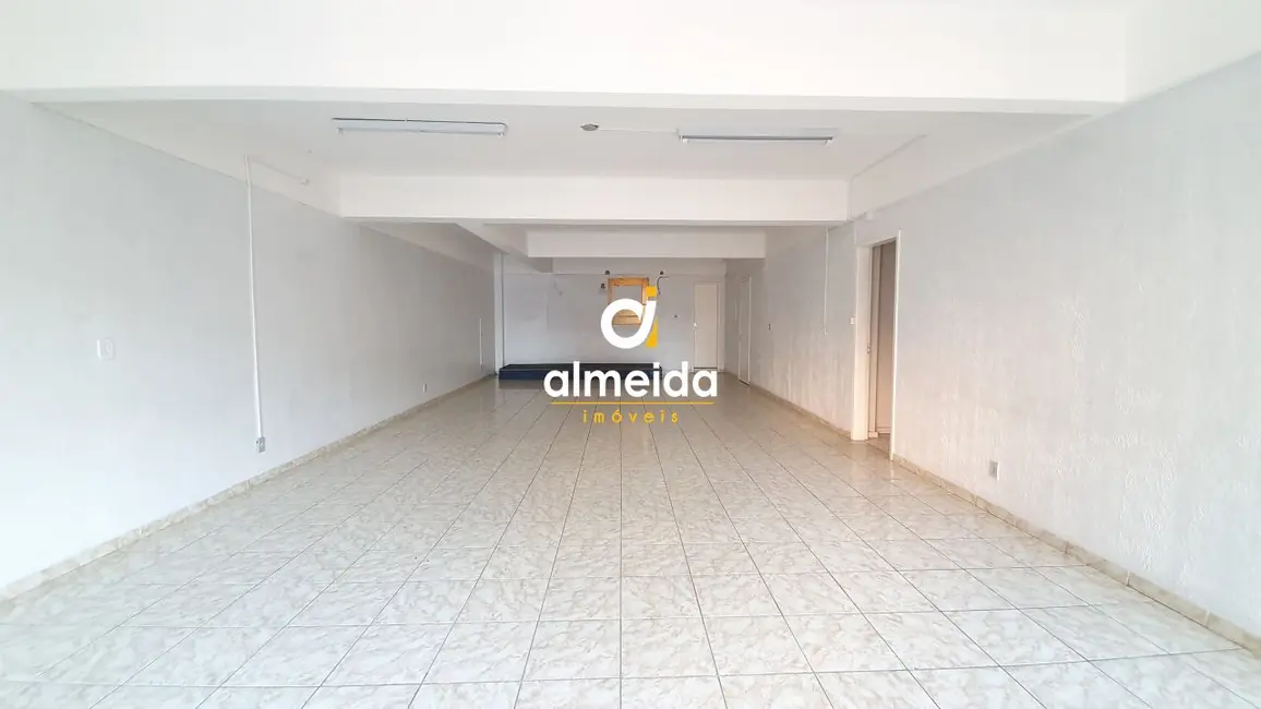 Foto 6 de Sala Comercial com 4 quartos para alugar, 280m2 em Centro, Santa Maria - RS