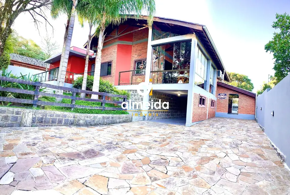 Foto 1 de Casa com 4 quartos à venda, 350m2 em Itaara - RS