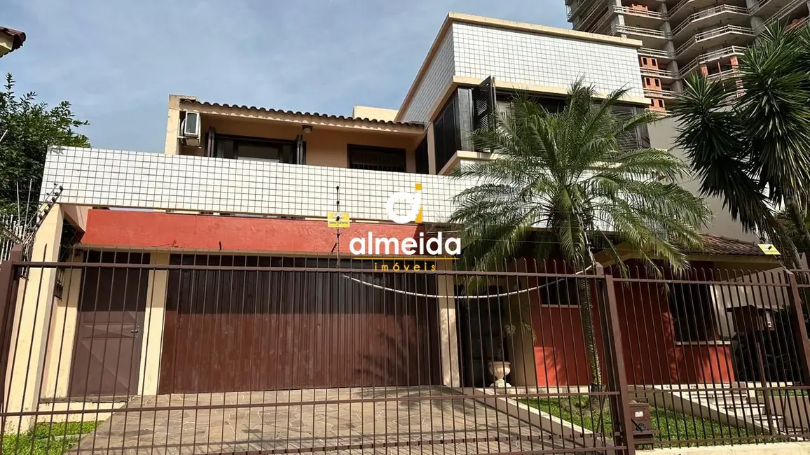 Casa com 4 quartos à venda, 365m2 em Nossa Senhora de Lourdes, Santa Maria - RS - imagem 3 Foto 3 de Casa com 4 quartos à venda, 365m2 em Nossa Senhora de Lourdes, Santa Maria - RS