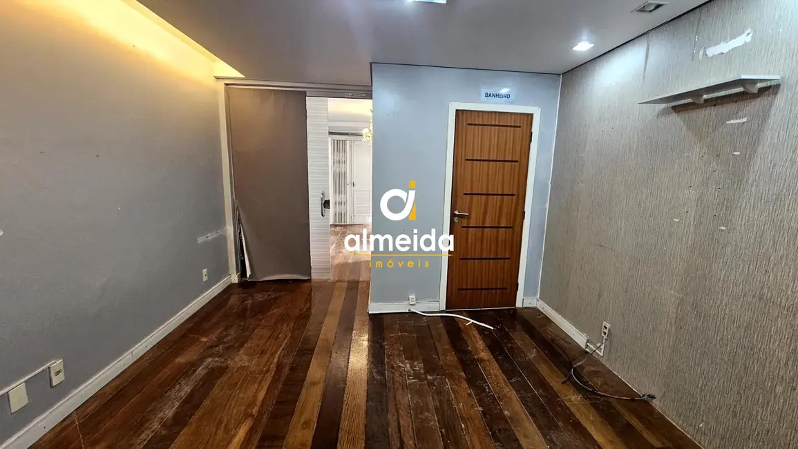 Foto 2 de Sala Comercial com 10 quartos para alugar, 218m2 em Nossa Senhora de Lourdes, Santa Maria - RS