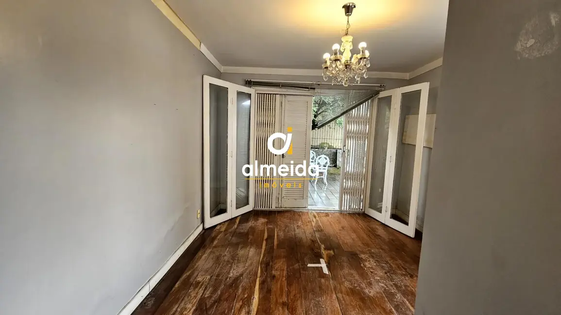 Foto 3 de Sala Comercial com 10 quartos para alugar, 218m2 em Nossa Senhora de Lourdes, Santa Maria - RS