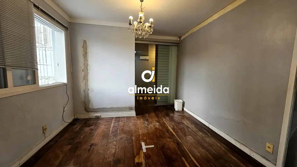 Foto 6 de Sala Comercial com 10 quartos para alugar, 218m2 em Nossa Senhora de Lourdes, Santa Maria - RS