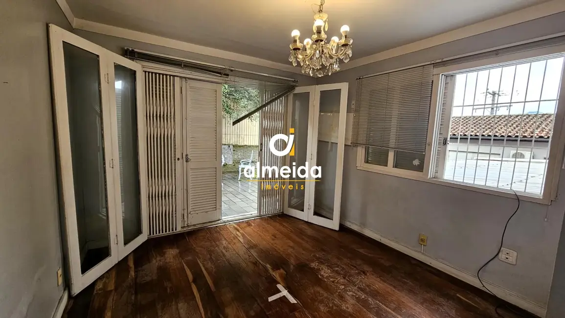 Foto 4 de Sala Comercial com 10 quartos para alugar, 218m2 em Nossa Senhora de Lourdes, Santa Maria - RS