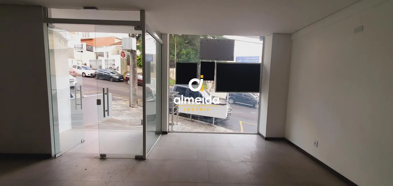 Foto 3 de Sala Comercial com 1 quarto para alugar, 94m2 em Centro, Santa Maria - RS
