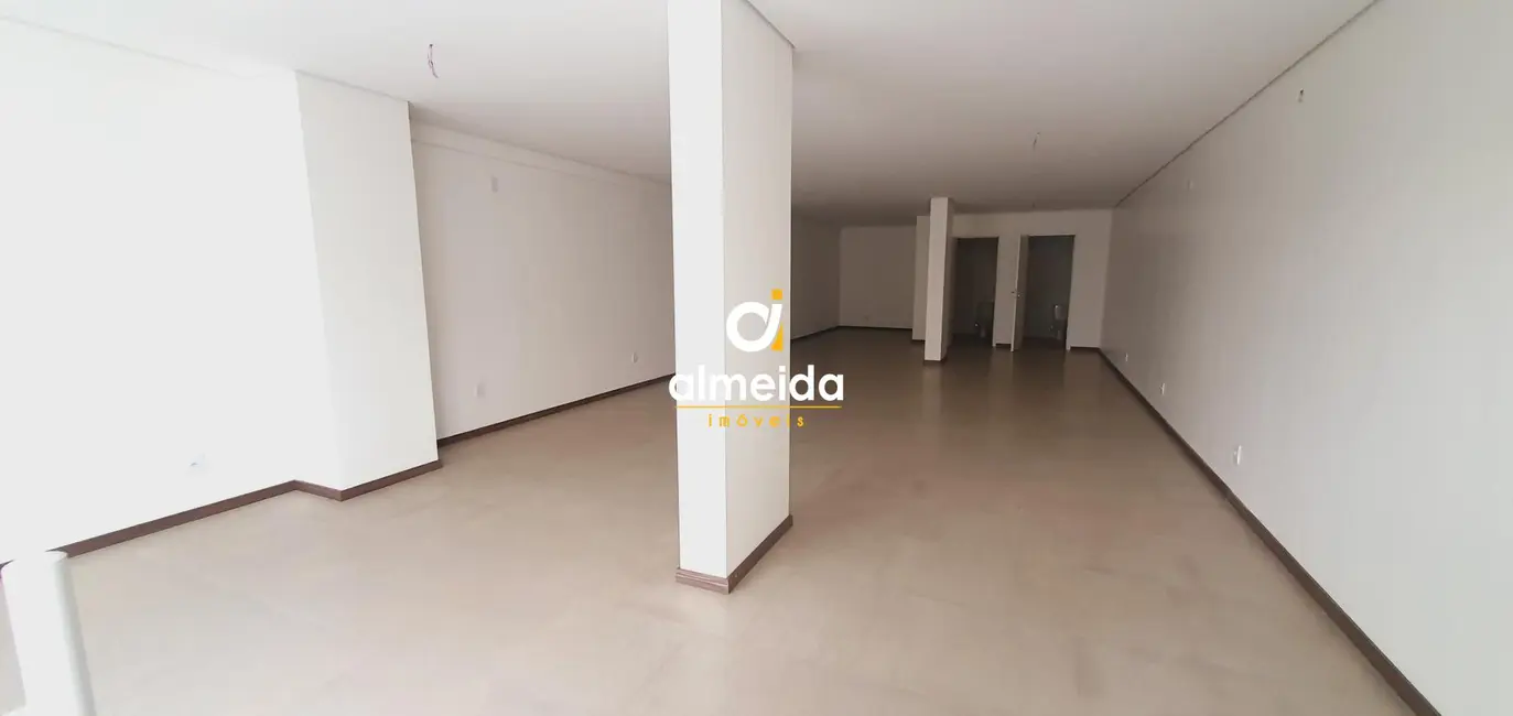 Foto 1 de Sala Comercial com 1 quarto para alugar, 94m2 em Centro, Santa Maria - RS