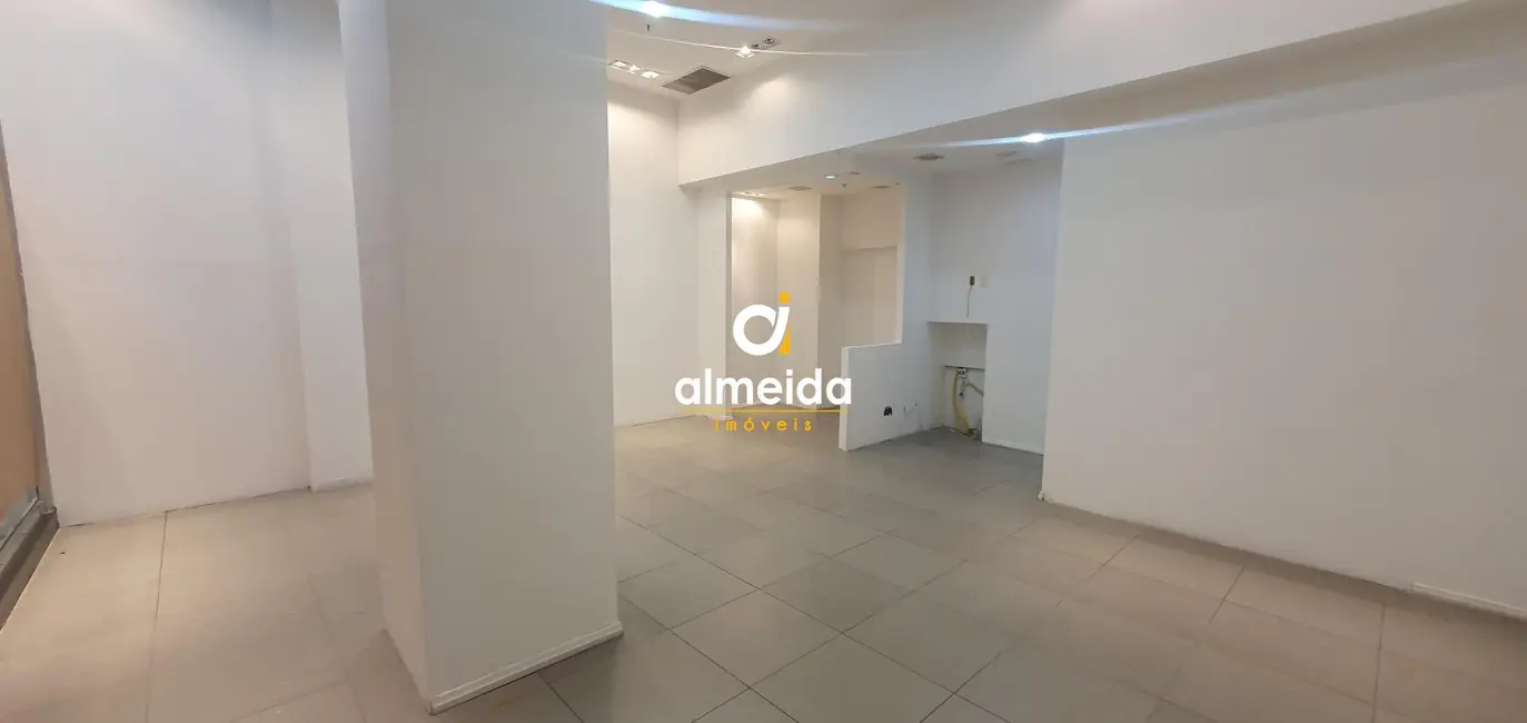 Foto 2 de Sala Comercial com 1 quarto à venda, 54m2 em Centro, Santa Maria - RS