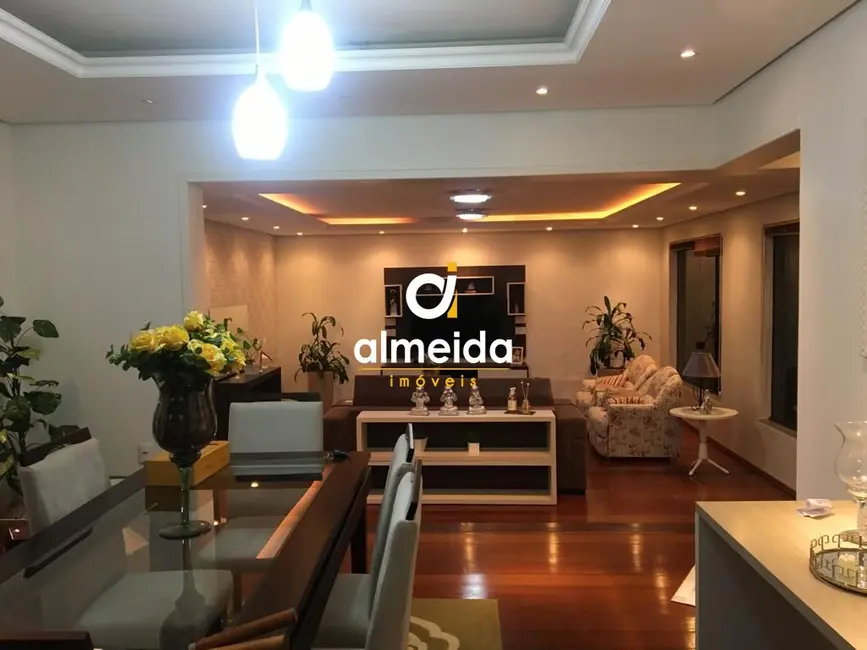 Foto 1 de Casa com 3 quartos à venda, 300m2 em Santiago - RS