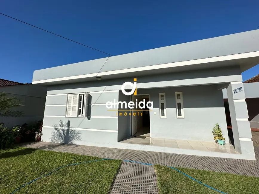 Foto 1 de Casa com 3 quartos à venda, 349m2 em Km 3, Santa Maria - RS