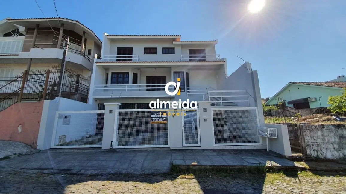 Foto 1 de Casa com 4 quartos à venda, 400m2 em Nossa Senhora de Lourdes, Santa Maria - RS