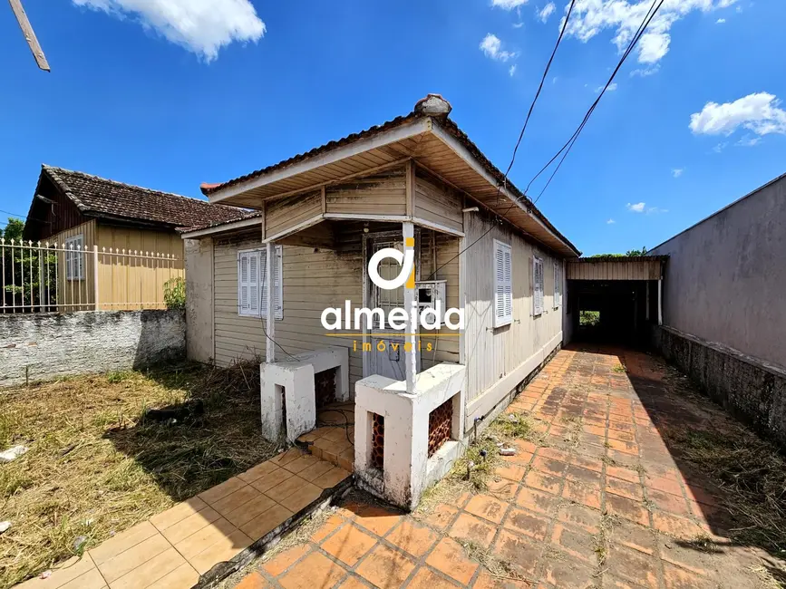 Foto 2 de Casa com 2 quartos à venda, 104m2 em Duque de Caxias, Santa Maria - RS
