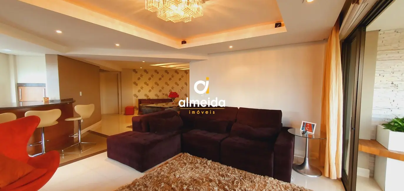 Foto 6 de Apartamento com 3 quartos à venda, 200m2 em Nossa Senhora de Lourdes, Santa Maria - RS