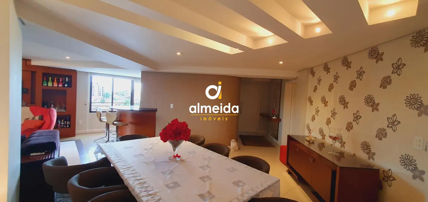 Foto 4 de Apartamento com 3 quartos à venda, 200m2 em Nossa Senhora de Lourdes, Santa Maria - RS