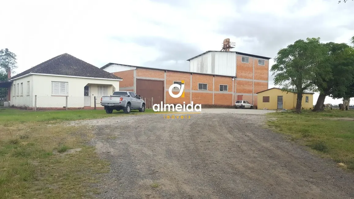 Foto 1 de Terreno / Lote à venda, 25000m2 em Tomazetti, Santa Maria - RS