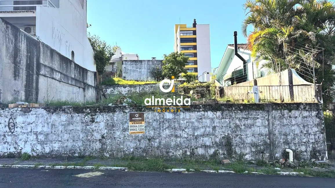 Foto 1 de Terreno / Lote à venda, 384m2 em Nossa Senhora de Lourdes, Santa Maria - RS