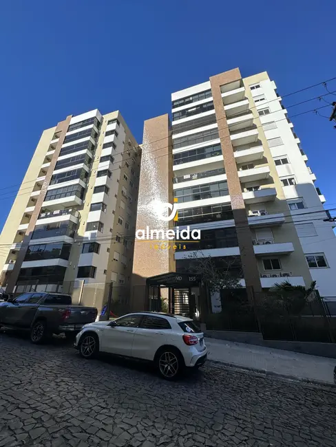 Foto 2 de Apartamento com 3 quartos à venda, 170m2 em Nossa Senhora de Lourdes, Santa Maria - RS