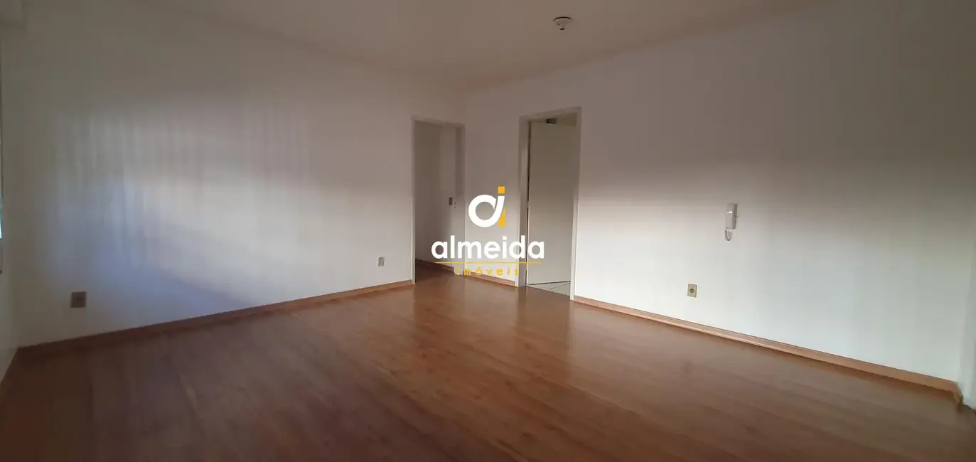 Foto 2 de Apartamento com 3 quartos para alugar, 115m2 em Nossa Senhora de Lourdes, Santa Maria - RS