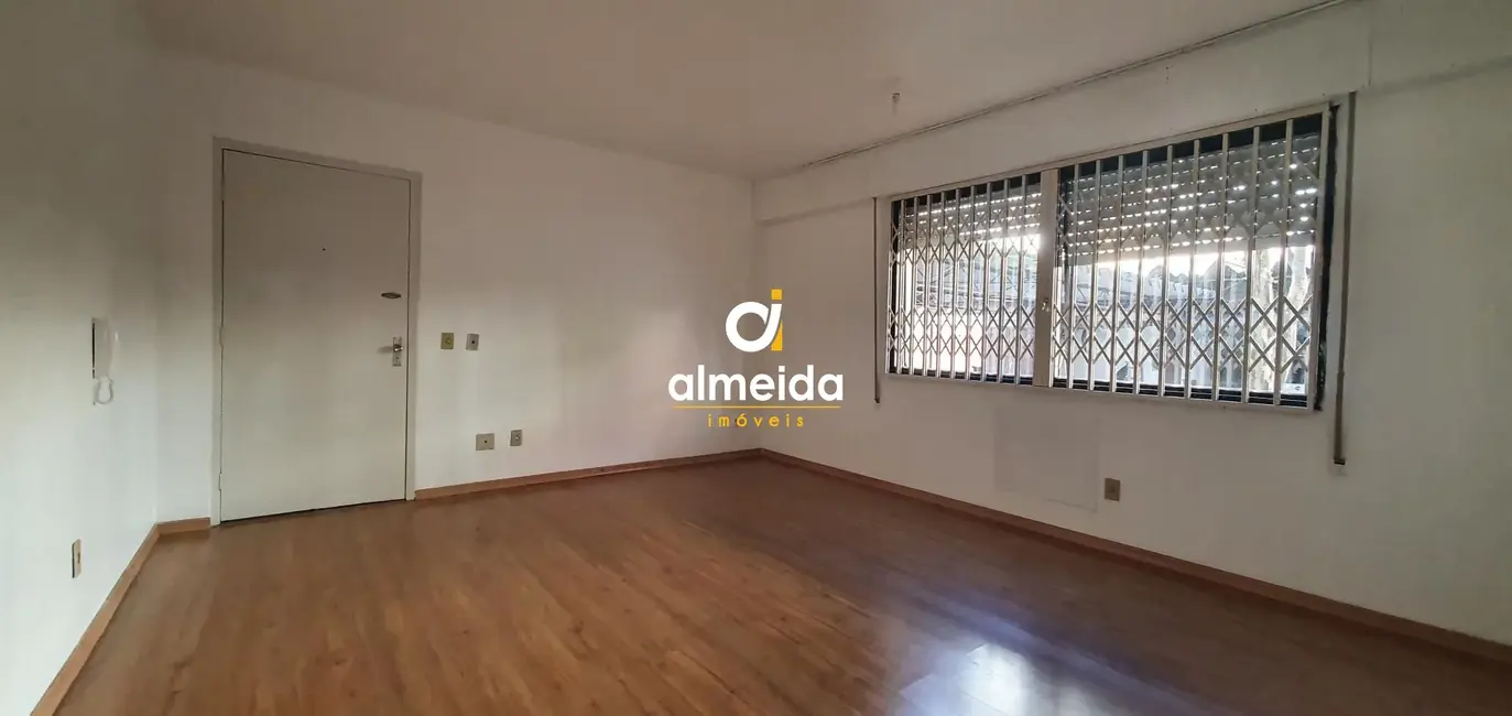 Foto 3 de Apartamento com 3 quartos para alugar, 115m2 em Nossa Senhora de Lourdes, Santa Maria - RS