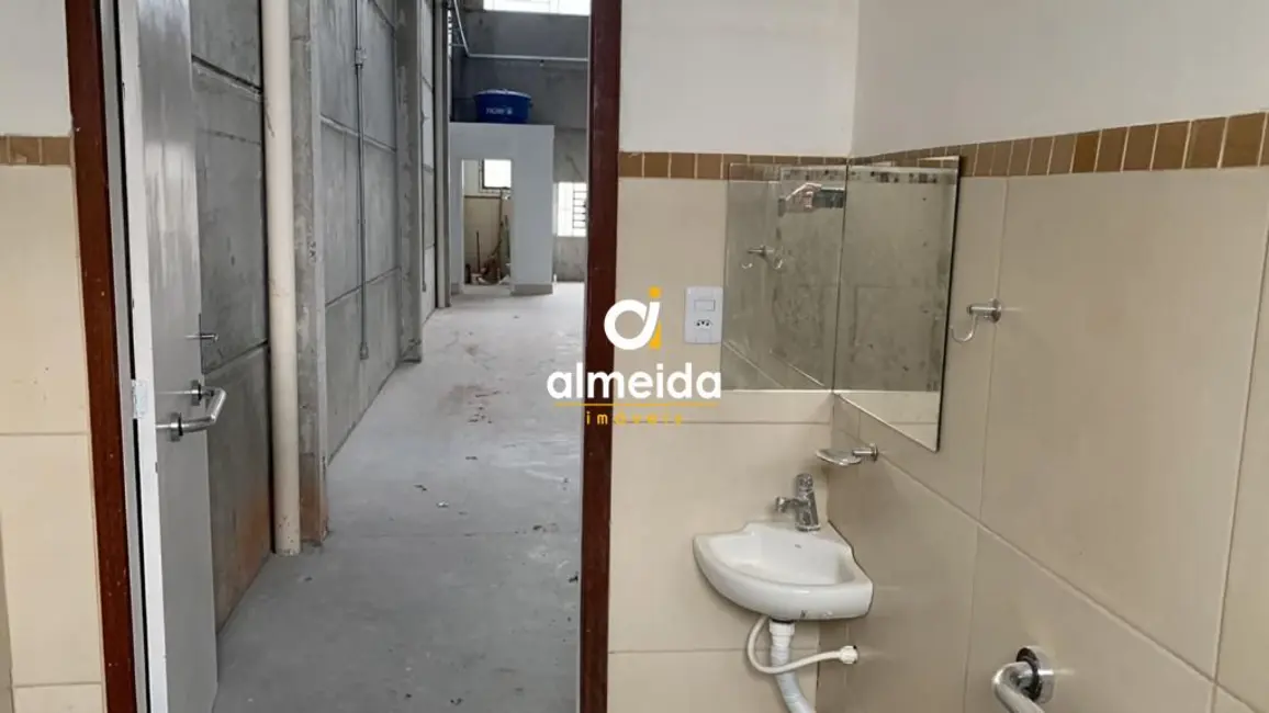 Foto 7 de Armazém / Galpão com 1 quarto para alugar, 200m2 em Nossa Senhora Medianeira, Santa Maria - RS