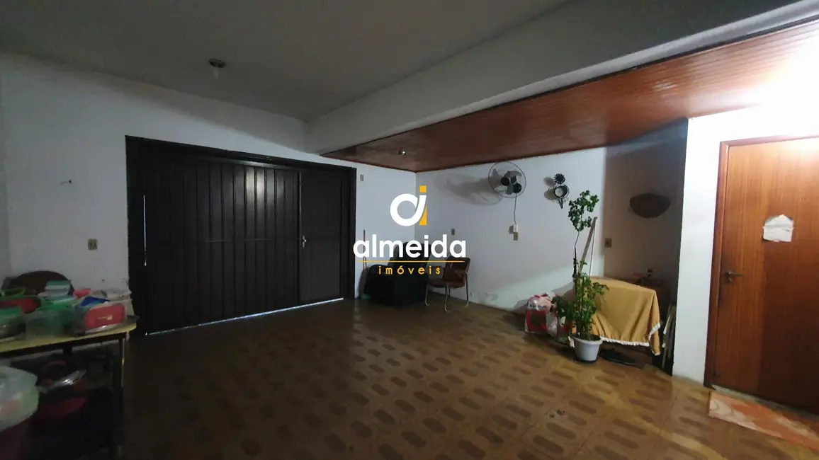 Sala Comercial com 3 quartos à venda, 257m2 em Nossa Senhora de Lourdes, Santa Maria - RS - imagem 4 Foto 4 de Sala Comercial com 3 quartos à venda, 257m2 em Nossa Senhora de Lourdes, Santa Maria - RS