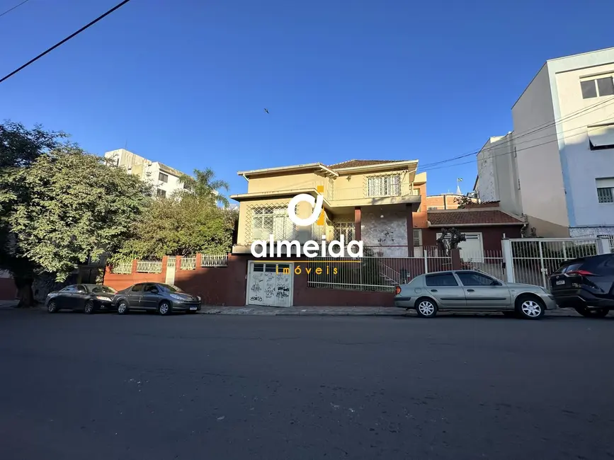 Foto 1 de Casa com 6 quartos à venda, 425m2 em Centro, Santa Maria - RS