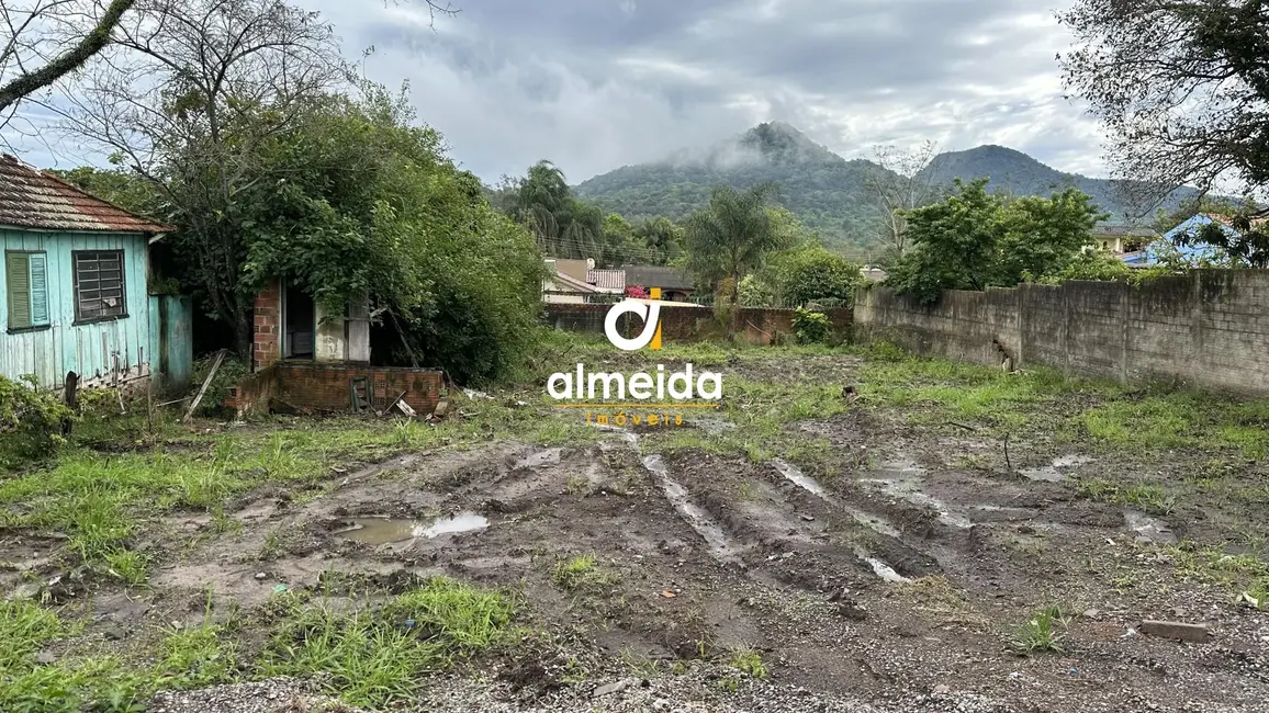 Foto 1 de Terreno / Lote à venda, 640m2 em São José, Santa Maria - RS