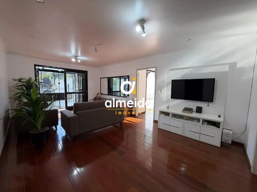 Apartamento com 3 quartos para alugar, 198m2 em Nossa Senhora de Lourdes, Santa Maria - RS - imagem 6 Foto 6 de Apartamento com 3 quartos para alugar, 198m2 em Nossa Senhora de Lourdes, Santa Maria - RS