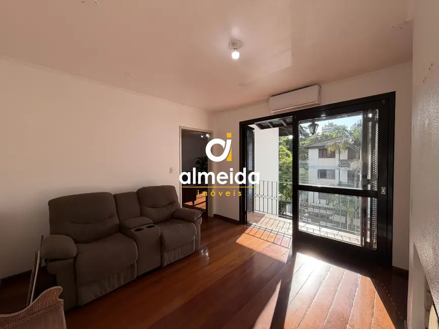 Apartamento com 3 quartos para alugar, 198m2 em Nossa Senhora de Lourdes, Santa Maria - RS - imagem 4 Foto 4 de Apartamento com 3 quartos para alugar, 198m2 em Nossa Senhora de Lourdes, Santa Maria - RS