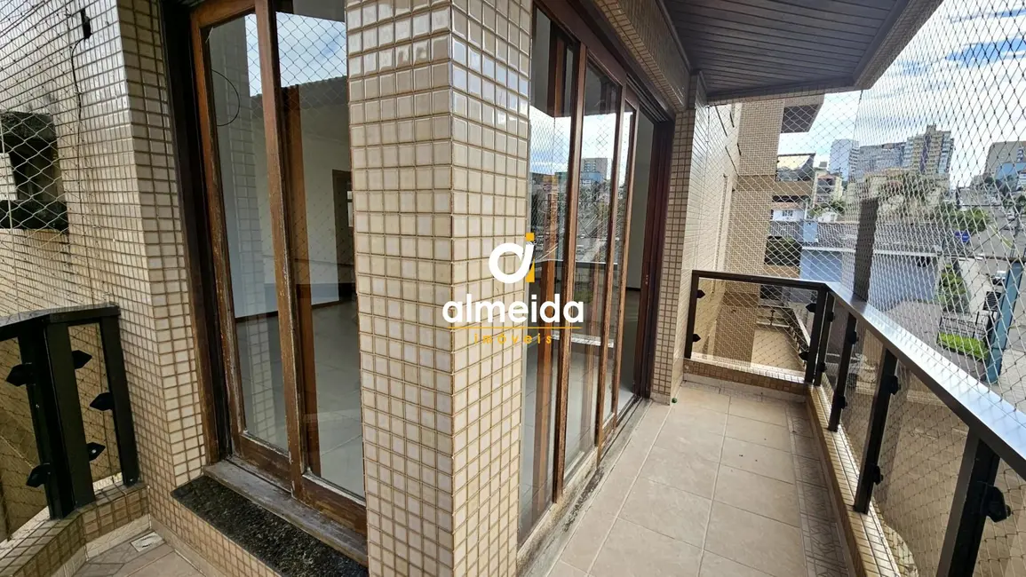 Apartamento com 3 quartos para alugar, 150m2 em Nossa Senhora de Lourdes, Santa Maria - RS - imagem 6 Foto 6 de Apartamento com 3 quartos para alugar, 150m2 em Nossa Senhora de Lourdes, Santa Maria - RS