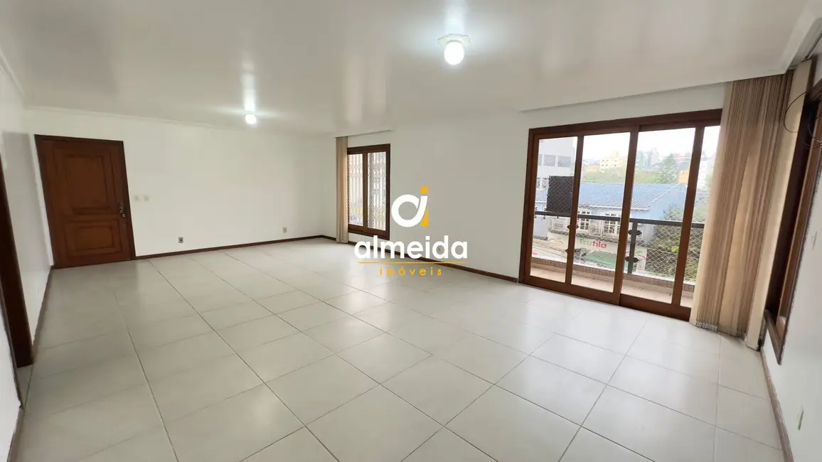 Apartamento com 3 quartos para alugar, 150m2 em Nossa Senhora de Lourdes, Santa Maria - RS - imagem 3 Foto 3 de Apartamento com 3 quartos para alugar, 150m2 em Nossa Senhora de Lourdes, Santa Maria - RS