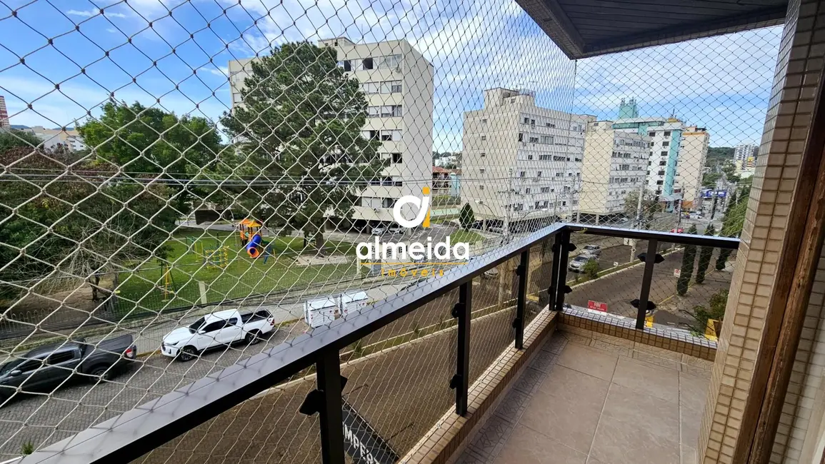 Apartamento com 3 quartos para alugar, 150m2 em Nossa Senhora de Lourdes, Santa Maria - RS - imagem 4 Foto 4 de Apartamento com 3 quartos para alugar, 150m2 em Nossa Senhora de Lourdes, Santa Maria - RS