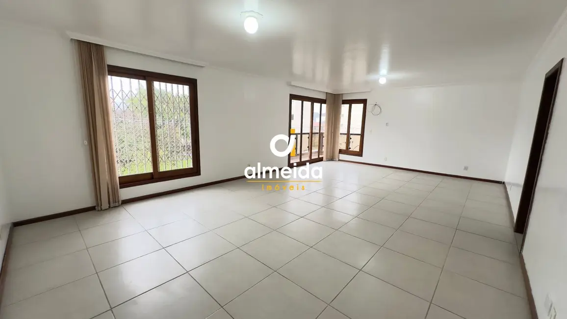Foto 2 de Apartamento com 3 quartos para alugar, 150m2 em Nossa Senhora de Lourdes, Santa Maria - RS