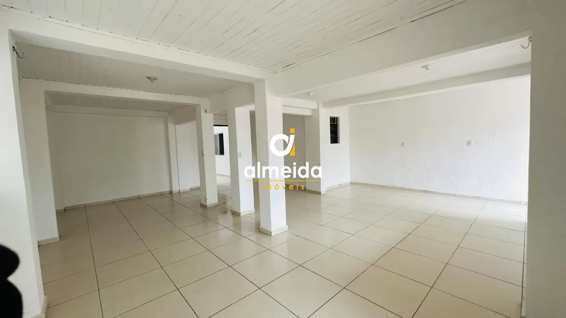 Foto 2 de Casa com 3 quartos para alugar, 150m2 em Tancredo Neves, Santa Maria - RS