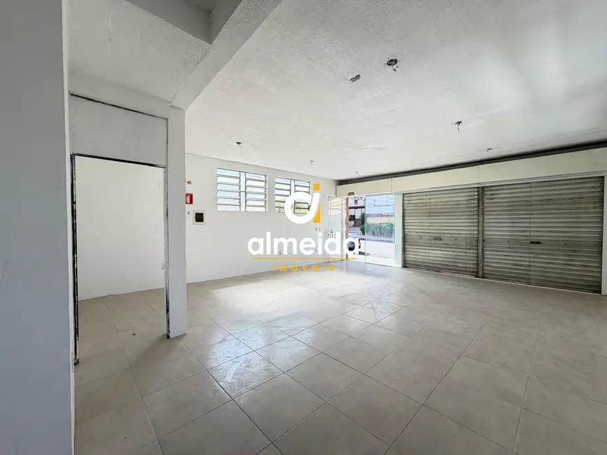 Foto 4 de Sala Comercial com 3 quartos para alugar, 100m2 em Nossa Senhora de Fátima, Santa Maria - RS