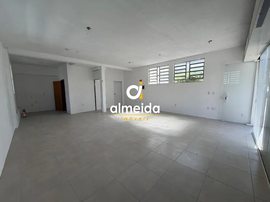 Foto 2 de Sala Comercial com 3 quartos para alugar, 100m2 em Nossa Senhora de Fátima, Santa Maria - RS