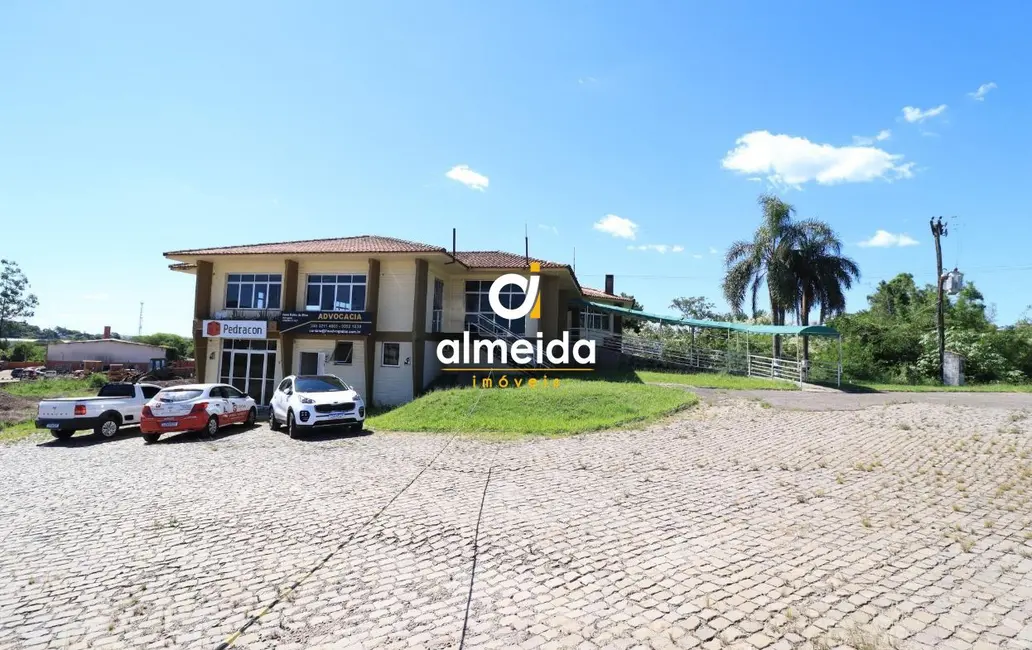 Foto 1 de Prédio Inteiro com 4 quartos para alugar, 385m2 em Nossa Senhora de Lourdes, Santa Maria - RS