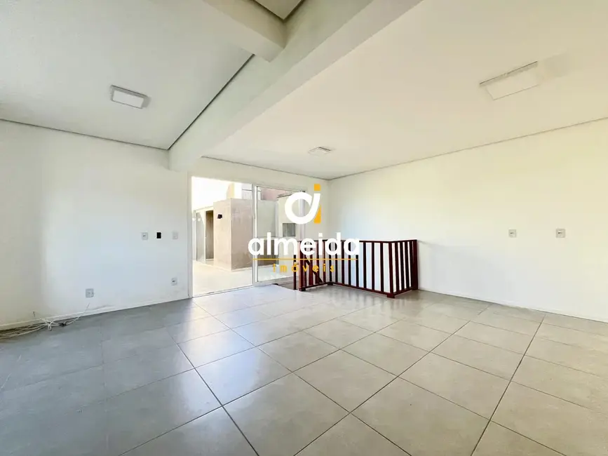 Foto 4 de Cobertura com 3 quartos à venda, 164m2 em Nossa Senhora das Dores, Santa Maria - RS