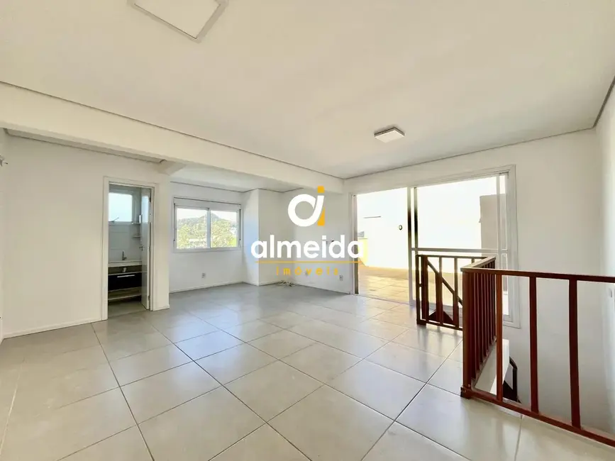 Foto 2 de Cobertura com 3 quartos à venda, 164m2 em Nossa Senhora das Dores, Santa Maria - RS