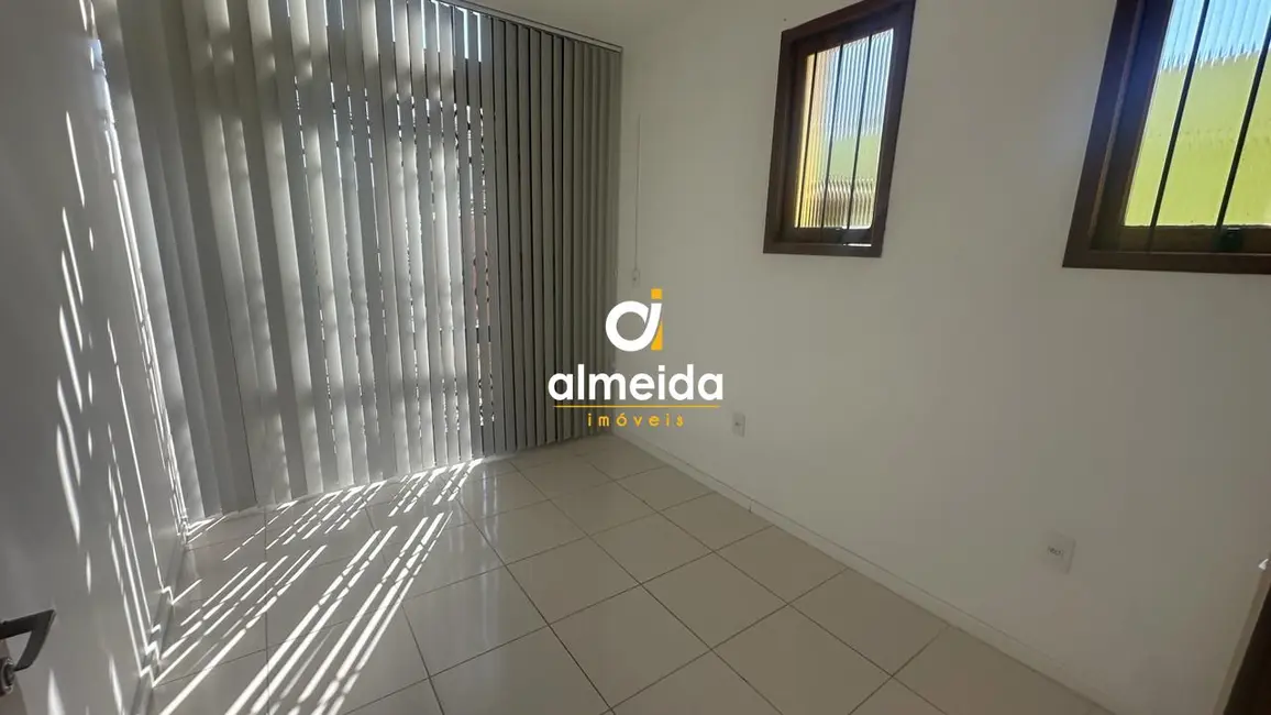 Sala Comercial com 1 quarto para alugar, 12m2 em Nossa Senhora de Lourdes, Santa Maria - RS - imagem 1 Foto 1 de Sala Comercial com 1 quarto para alugar, 12m2 em Nossa Senhora de Lourdes, Santa Maria - RS
