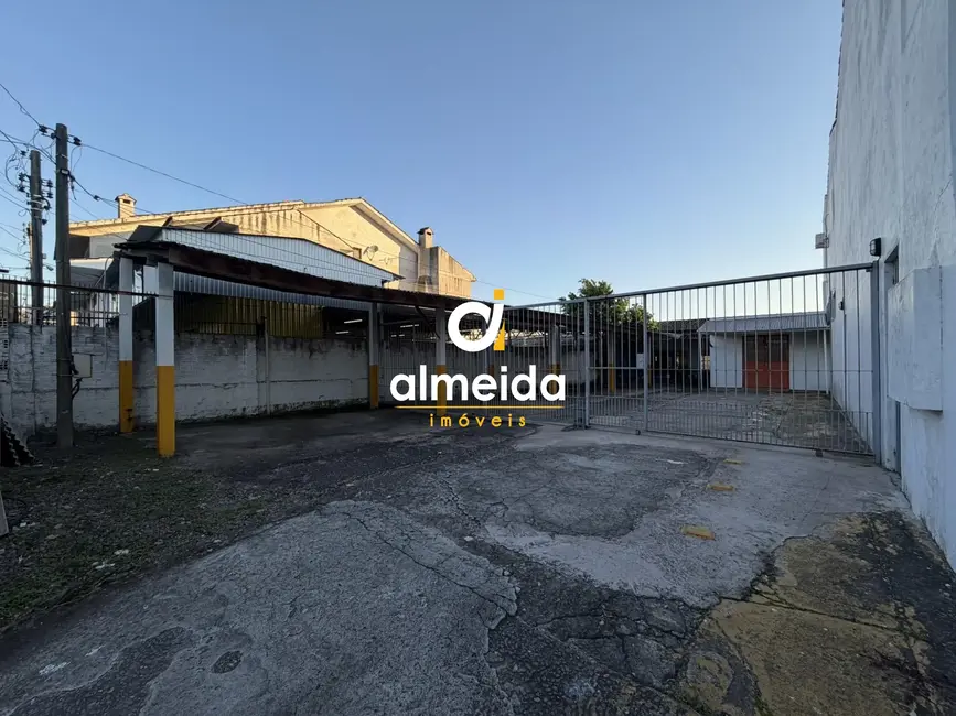 Prédio Inteiro com 10 quartos para alugar, 200m2 em Nonoai, Santa Maria - RS - imagem 8 Foto 8 de Prédio Inteiro com 10 quartos para alugar, 200m2 em Nonoai, Santa Maria - RS