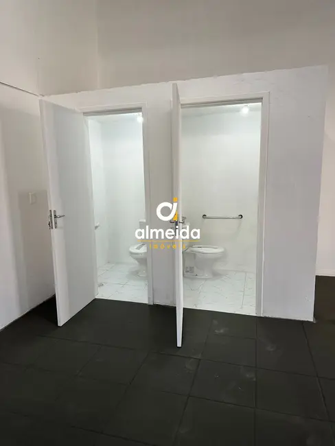 Prédio Inteiro com 10 quartos para alugar, 200m2 em Nonoai, Santa Maria - RS - imagem 5 Foto 5 de Prédio Inteiro com 10 quartos para alugar, 200m2 em Nonoai, Santa Maria - RS