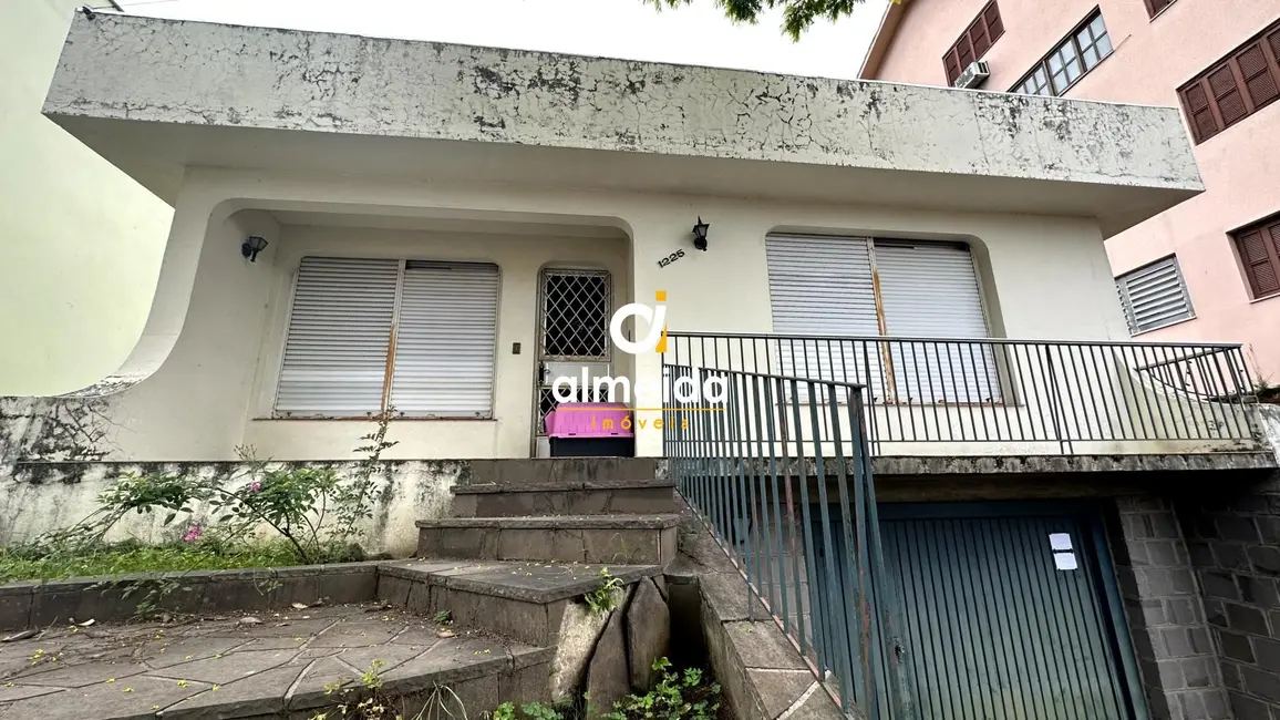 Foto 2 de Casa com 3 quartos à venda, 222m2 em Nossa Senhora do Rosário, Santa Maria - RS