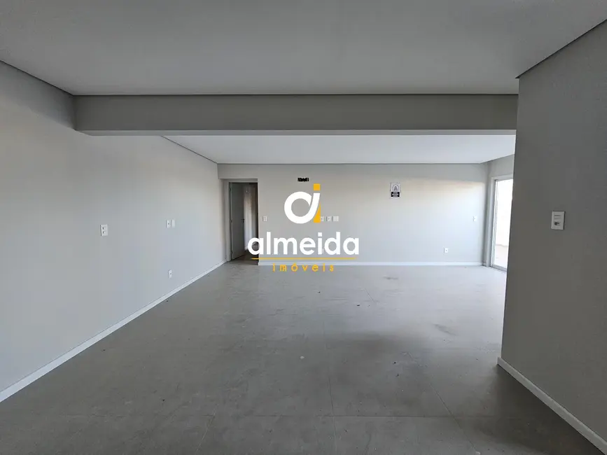 Apartamento com 3 quartos à venda, 187m2 em Nossa Senhora das Dores, Santa Maria - RS - imagem 3 Foto 3 de Apartamento com 3 quartos à venda, 187m2 em Nossa Senhora das Dores, Santa Maria - RS