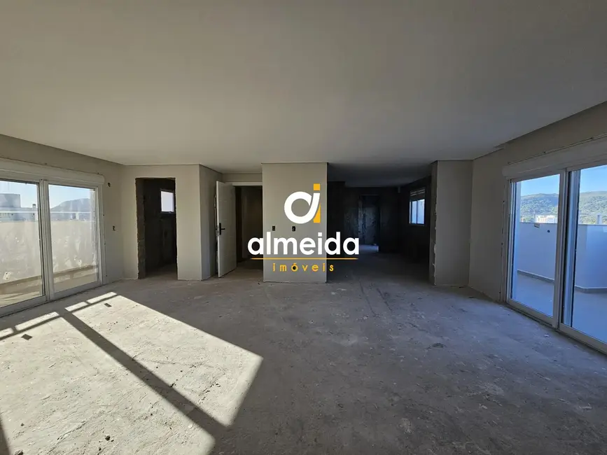 Foto 6 de Cobertura com 3 quartos à venda, 331m2 em Nossa Senhora das Dores, Santa Maria - RS