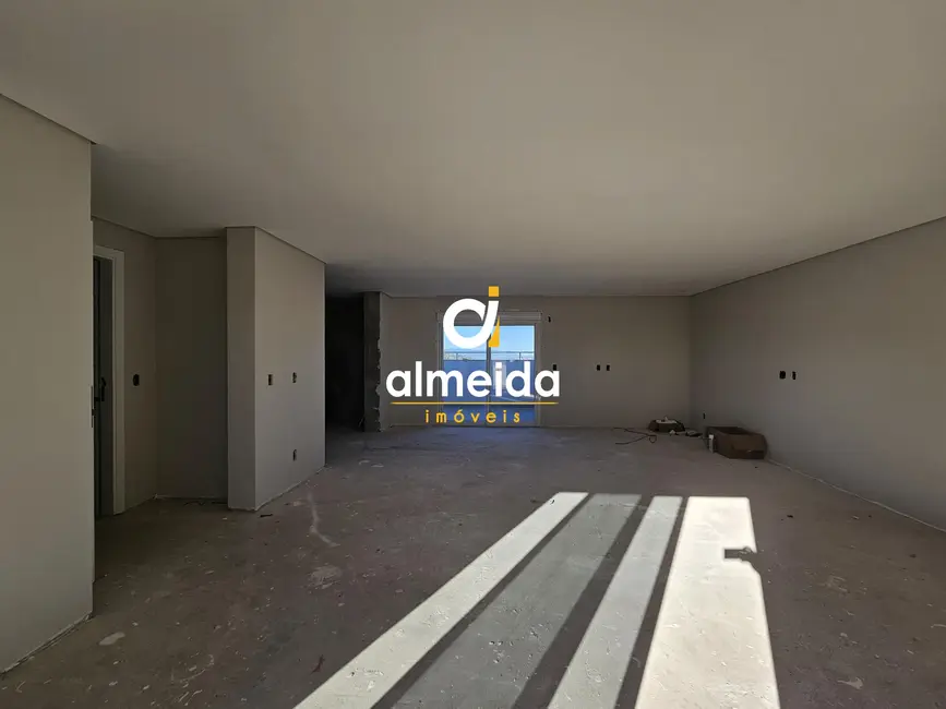 Foto 8 de Cobertura com 3 quartos à venda, 331m2 em Nossa Senhora das Dores, Santa Maria - RS