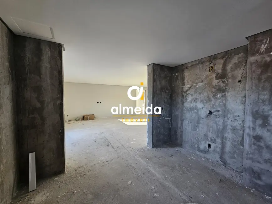 Foto 4 de Cobertura com 3 quartos à venda, 331m2 em Nossa Senhora das Dores, Santa Maria - RS