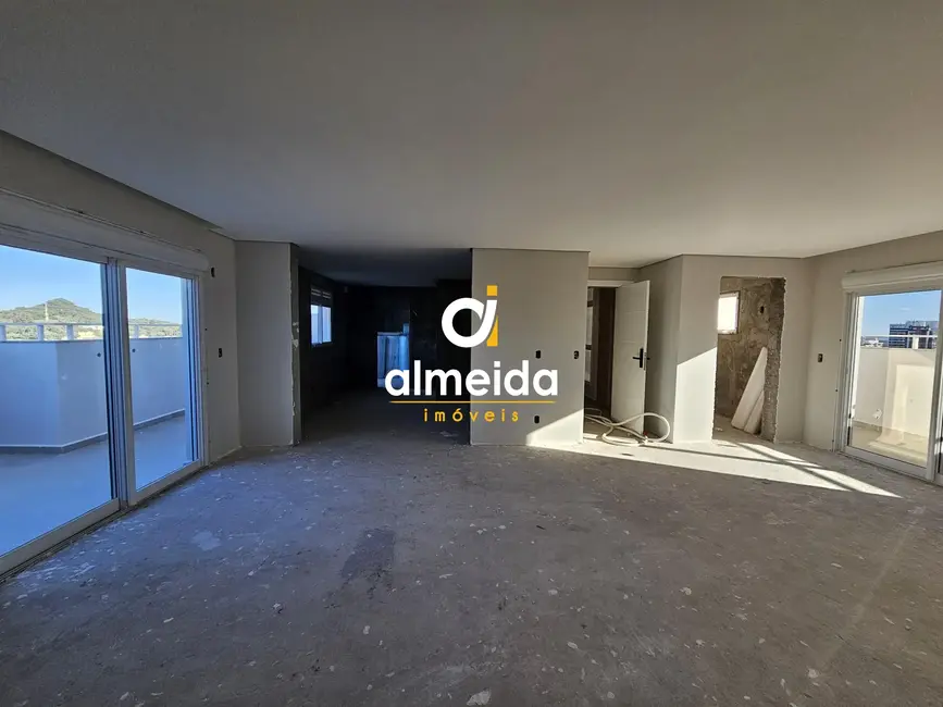Cobertura com 3 quartos à venda, 331m2 em Nossa Senhora das Dores, Santa Maria - RS - imagem 3 Foto 3 de Cobertura com 3 quartos à venda, 331m2 em Nossa Senhora das Dores, Santa Maria - RS