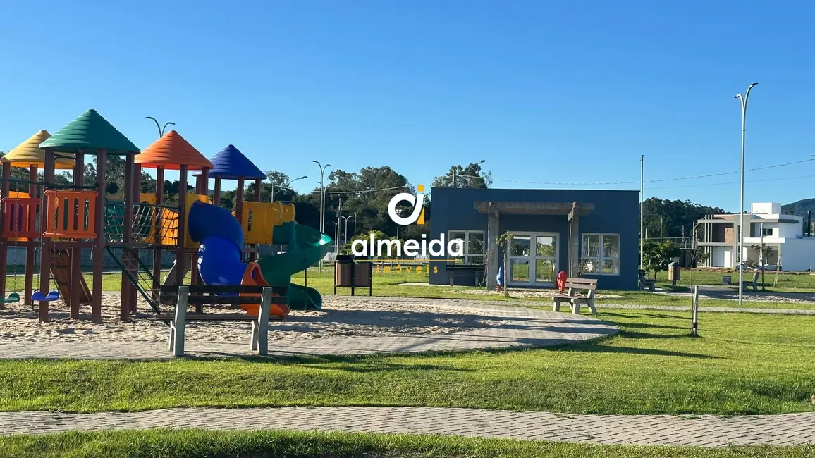 Casa com 3 quartos à venda, 200m2 em Camobi, Santa Maria - RS - imagem 8 Foto 8 de Casa com 3 quartos à venda, 200m2 em Camobi, Santa Maria - RS